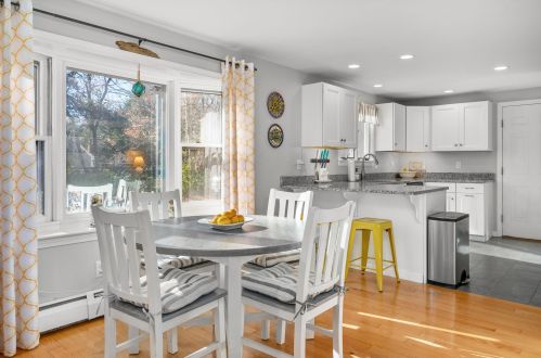 130 Main St, Dennis MA 02638-2019 exterior