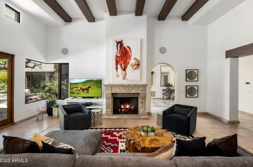 2020 Bethany Home Rd, Phoenix AZ 85014-2434 exterior