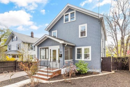 53 Alpine St, Arlington, MA 02474-2607