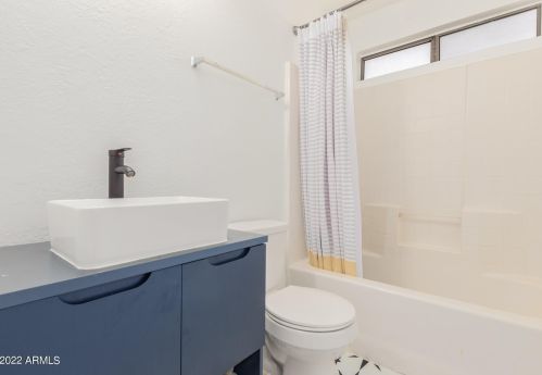 13451 47 Way, Phoenix AZ 85042-5318 exterior