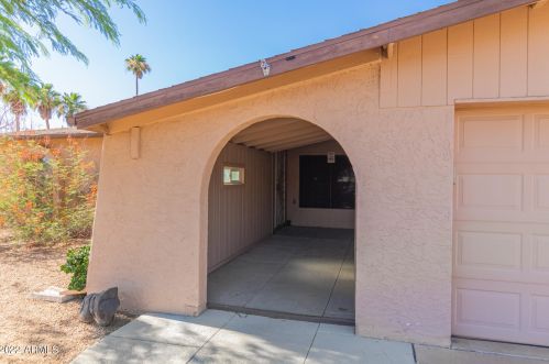 1826 Acoma Dr, Phoenix AZ 85032-4892 exterior