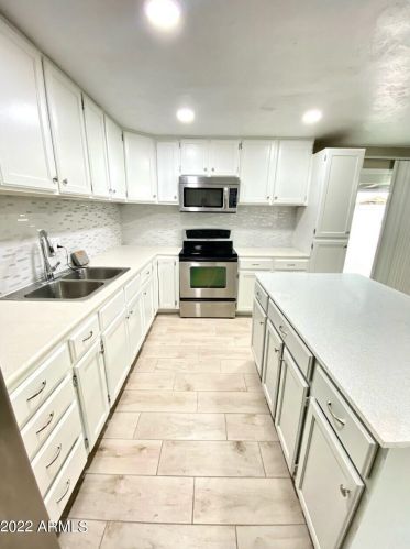 1620 57 Dr, Phoenix AZ 85031-1835 exterior