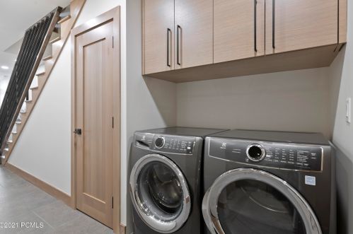 1231 Lowell Ave, Park City UT 84060-5115 exterior