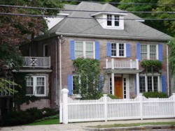 815 Chestnut St, Newton, MA 02468-2304