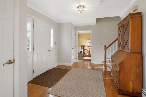 84 Leavitt St, Hingham, MA 02043-2972