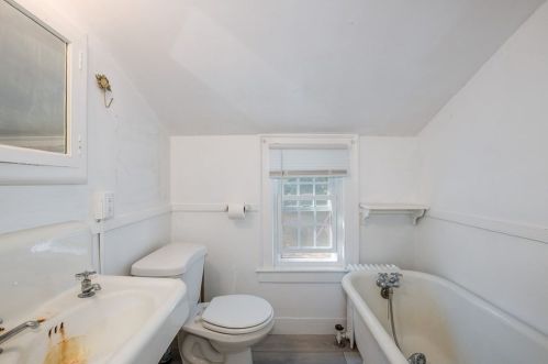 251 Sandwich St, Plymouth MA 02360-2132 exterior