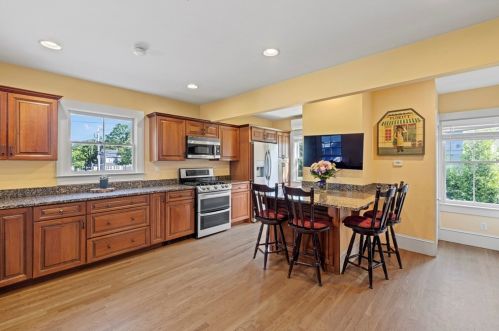 1358 Washington St, Canton MA 02021-2131 exterior