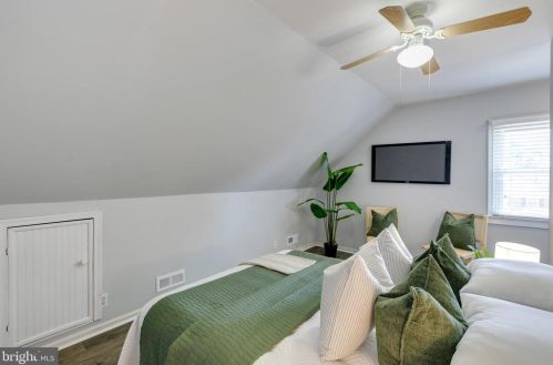 301 Lincoln Ave, West Deptford NJ  08066-1132 exterior