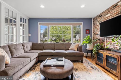 12 Beech Pl, West Deptford NJ 08096-3312 exterior