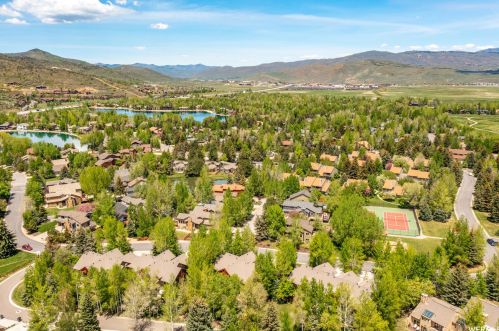 1366 Meadow Loop Rd, Park City UT  84098-7561 exterior