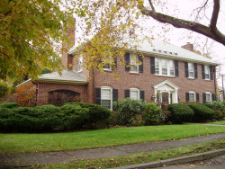 25 Manor House Rd, Newton, MA 02459-1519