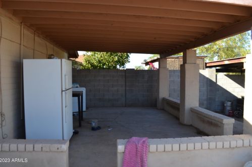 5227 46 St, Phoenix AZ 85008-4110 exterior