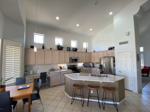 2826 Eastman Dr, Phoenix AZ  85086-1776 exterior