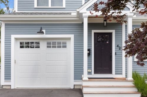 42 Hawthorn St, Newton, MA 02458-1215