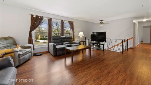 549 Ashbury Ave, Lemont IL 60440-1269 exterior