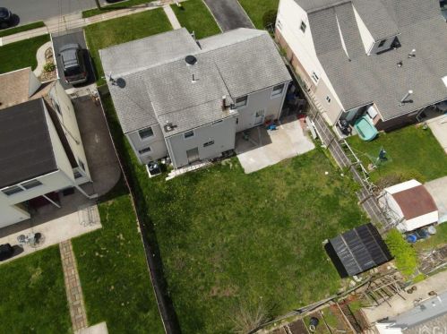 78 Hagaman St, Carteret NJ  07008-1946 exterior