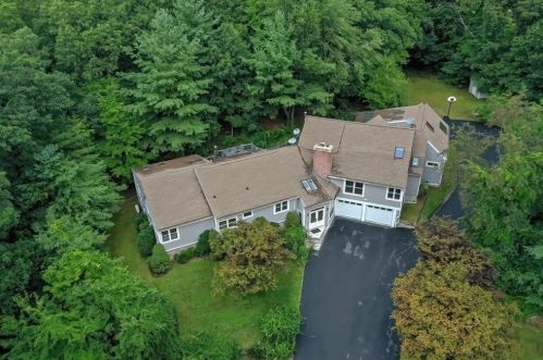 92 Breakneck Hill Rd, Southborough, MA 01772-1809