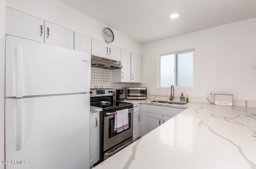 4731 Belleview St, Phoenix AZ  85008-5606 exterior