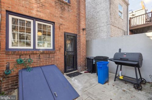 935 6th St, Philadelphia PA  19123-1405 exterior