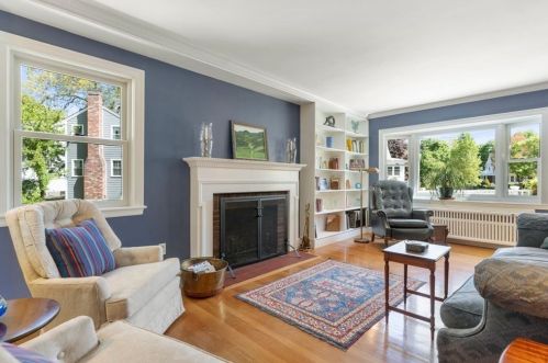 26 Maitland St, Milton, MA 02186-4511