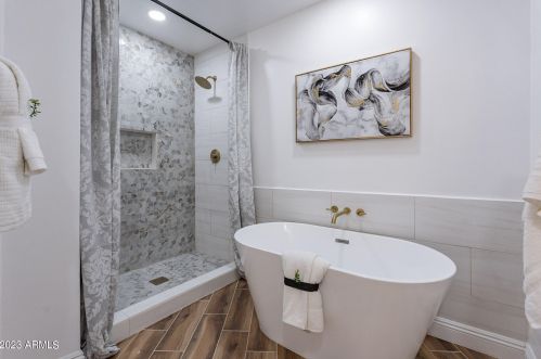 1121 Bethany Home Rd, Phoenix AZ  85014-2229 exterior