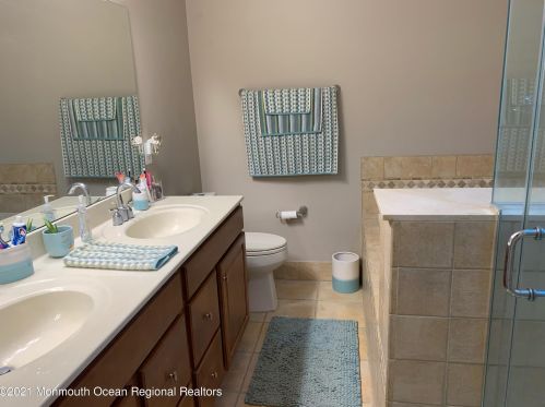 106 Brookfield Dr, Jackson Twp NJ 08527-4086 exterior