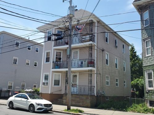 511 Front St, New Bedford, MA 02744-2618