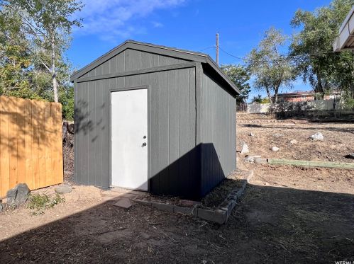 10227 Zinnia Way, Sandy UT 84094-4459 exterior