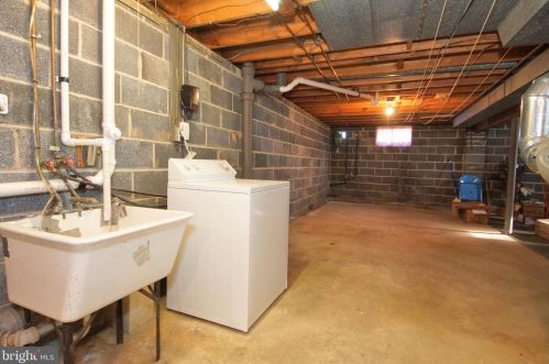 27 Jamaica Way, Trenton NJ 08610-1314 exterior