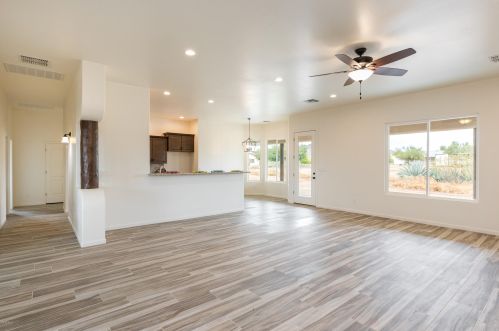 40532 3rd Ave, Phoenix AZ 85086-7203 exterior