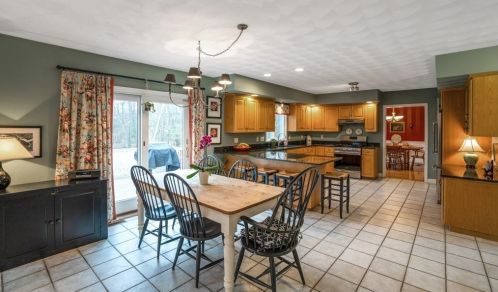 1 Belmont Ln, North Reading MA 01864-2329 exterior