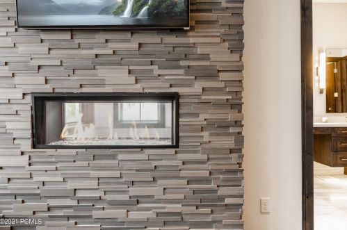 2424 Iron Mtn Dr, Park City UT 84060-6559 exterior