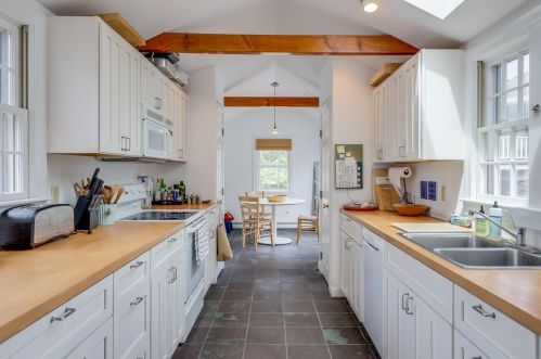 75 Main St, Chatham MA 02633-2419 exterior