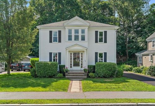 363 Pleasant St, Milton MA  02186-4764 exterior