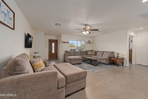 2231 Acoma Dr, Phoenix AZ  85022-4101 exterior