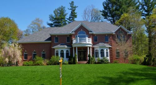 1 Hilltop Rd, Lynnfield MA  01940-1610 exterior