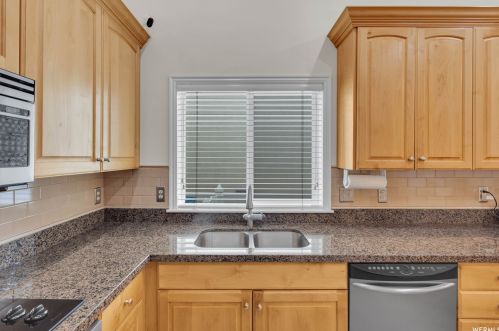 948 White Pne Way, Sandy UT exterior