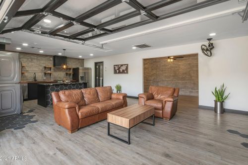 1413 Edgemont Ave, Phoenix AZ 85035-1809 exterior