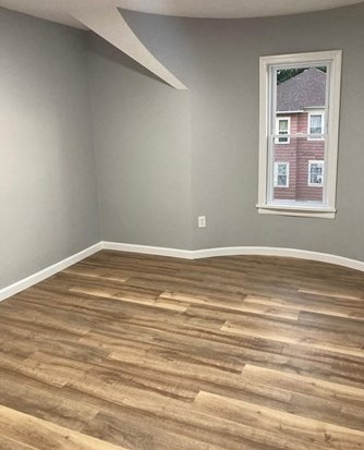 30 Windsor St, Worcester MA 01605-3732 exterior