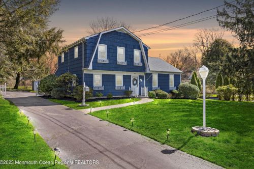 450 Branch Ave, Little Silver NJ  07739-1111 exterior