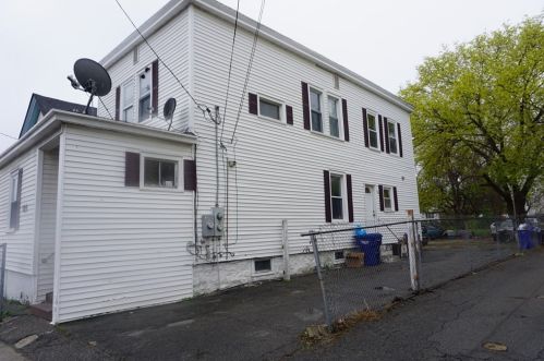 185 Water St, Lawrence, MA 01841-5135