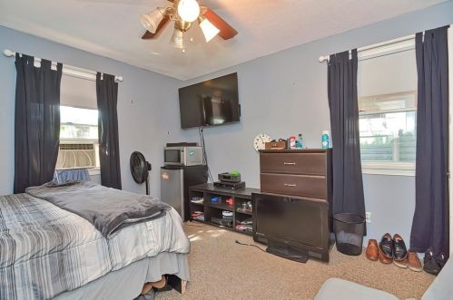 208 Cherry St, Newton MA 02465-1246 exterior