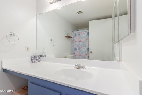 7002 42nd St, Phoenix AZ 85032-2205 exterior