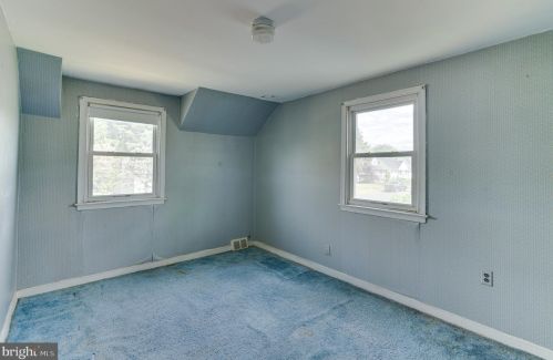 489 Hemlock Ter, West Deptford NJ 08096-2815 exterior