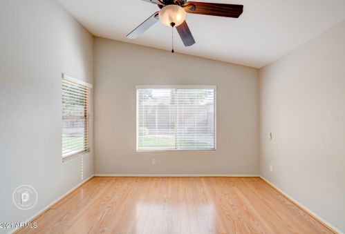 2715 Beautiful Ln, Phoenix AZ 85042-7073 exterior