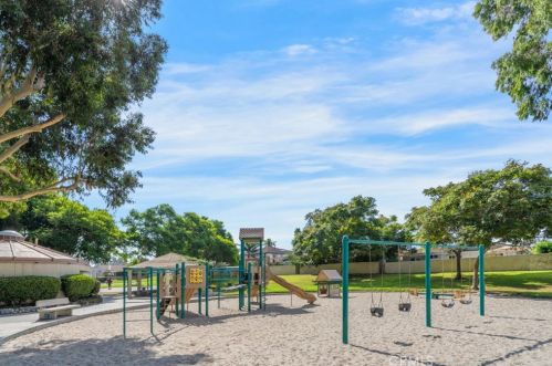 24 Whistling Swan, Irvine CA 92604-4527 exterior