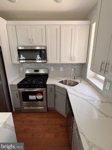 5810 Camac St, Philadelphia PA 19141-4123 exterior