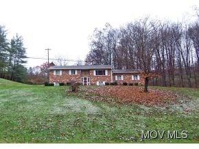 1503 Williamstown Pike, Williamstown WV  26187-8117 exterior