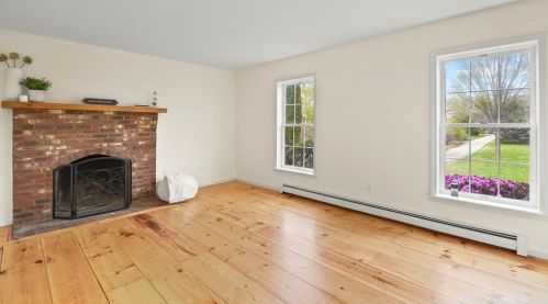 164 Main St, Southborough, MA 01772-1432