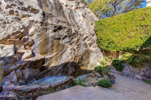 30 Beryl Ave, Phoenix AZ 85020-1536 exterior